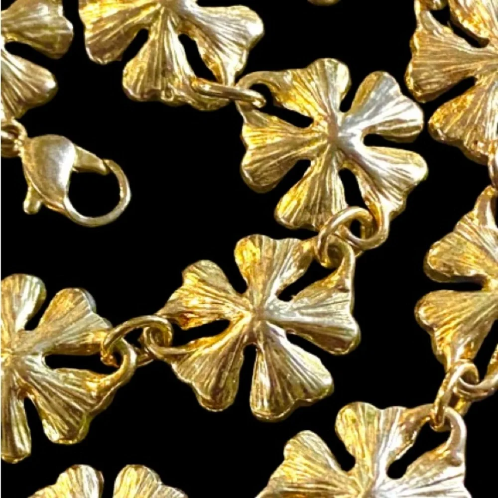 Vintage Gold Tone Dogwood Flower Link  Necklace Choker With Clear Rhinestones